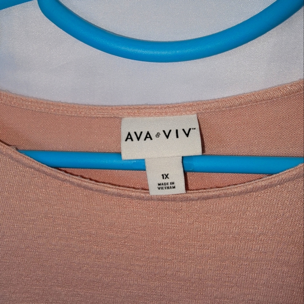 Ava Viv 1x pink top.  Very soft and lightweight, great for a cool summer evening